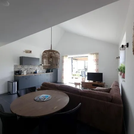 De Bloemenkwekerij * 에흐몬트-비넨